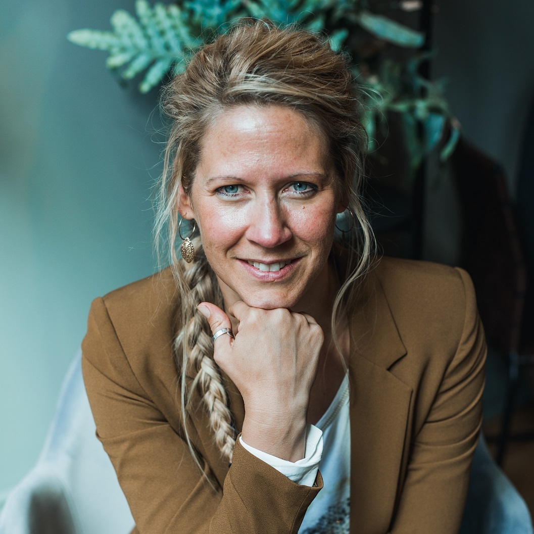 Janine Lamberink is contactpersoon voor Van Dam Loopbaanbegeleiding Almelo